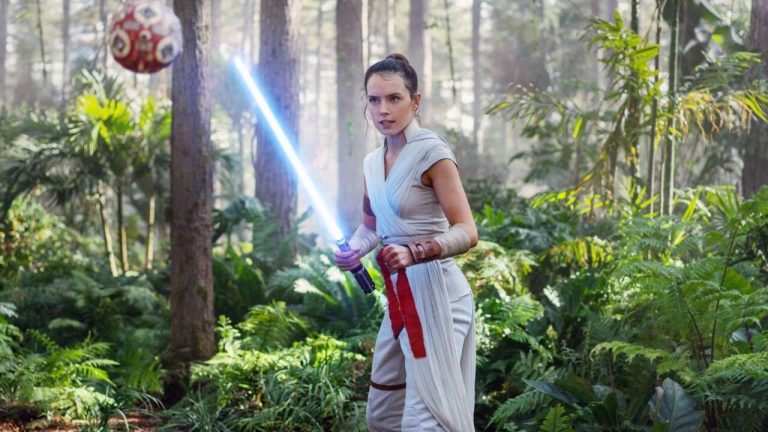 Rey reconstruira l'Ordre Jedi sur la base de "Ce qu'elle a promis à Luke" dans le nouveau film Star Wars
