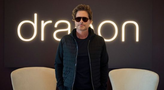 Rob Lowe de Unstable parle du tournage de cette scène de nu : "Mon corps est vraiment drôle"