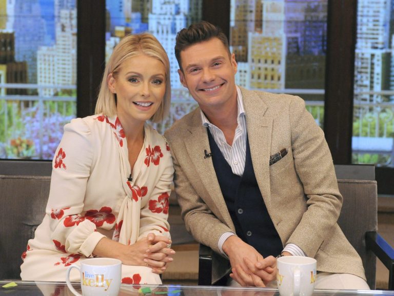 Ryan Seacrest « attend avec impatience » sa sortie « Live with Kelly and Ryan »