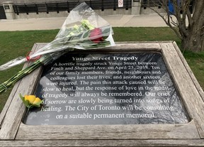 Une cérémonie a eu lieu dimanche pour marquer l'anniversaire de la lutte contre l'attentat à la fourgonnette de Toronto, l'un des pires meurtres de masse au Canada.  (Kevin Connor, Toronto Sun)