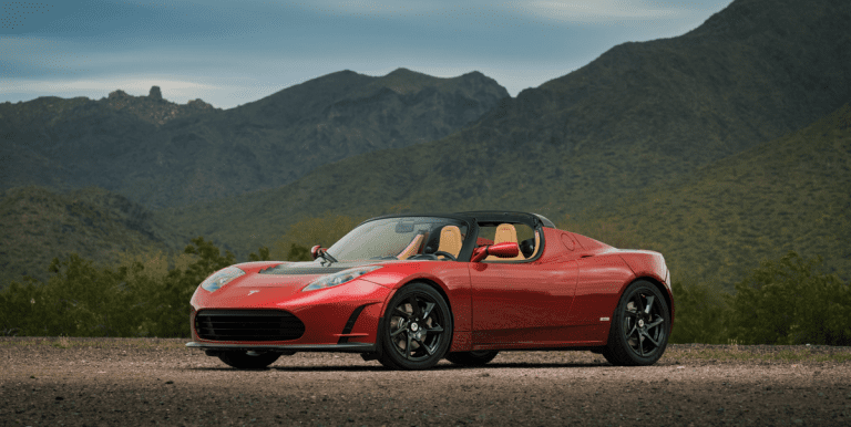 Tesla Roadster 2011 est notre choix d’enchères Apportez une remorque