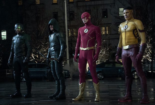 ‘The Flash’ 9 × 09 Preview: Gustin, Amell et Panabaker sur Oliver Return