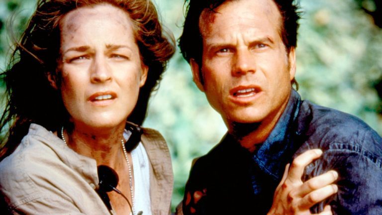 "Twister 2" d'Helen Hunt a été rejeté par le studio pour des raisons "potentiellement louches", déclare le co-scénariste Daveed Diggs.
	
	
