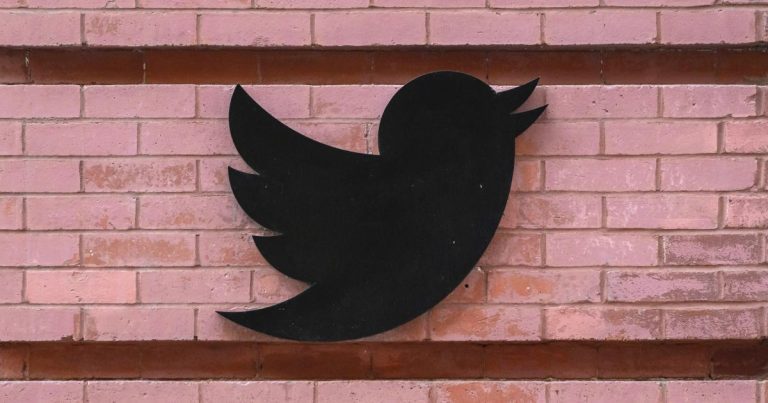 Twitter retire l’étiquette « financé par le gouvernement » des comptes de médias