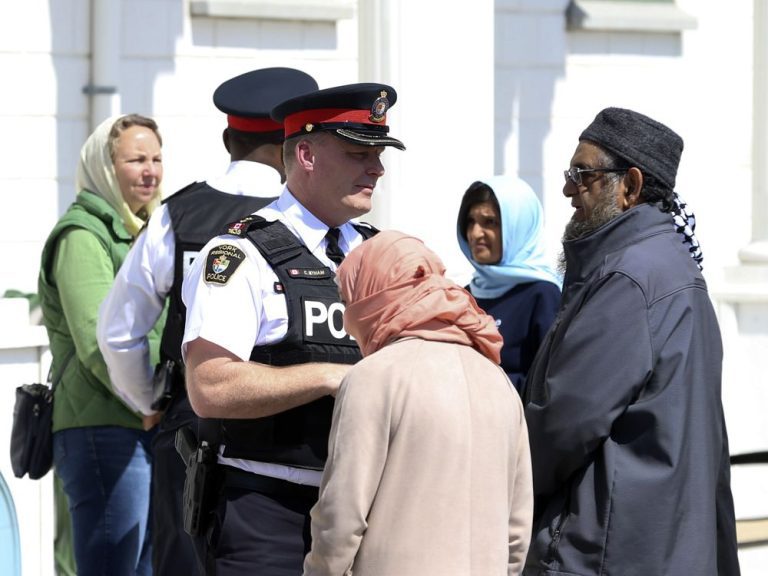 Un homme accusé d’agression et de méfait après un possible incident motivé par la haine à la mosquée de l’Ontario