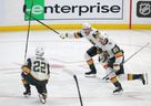 Brett Howden (21 ans), Ivan Barbashev (49 ans) et Michael Amadio (22 ans) des Golden Knights de Vegas célèbrent leur défaite contre les Jets de Winnipeg lors de la deuxième période de prolongation du troisième match de la première ronde des séries éliminatoires de la Coupe Stanley 2023 le 22 avril 2023 au Canada Life Centre à Winnipeg.