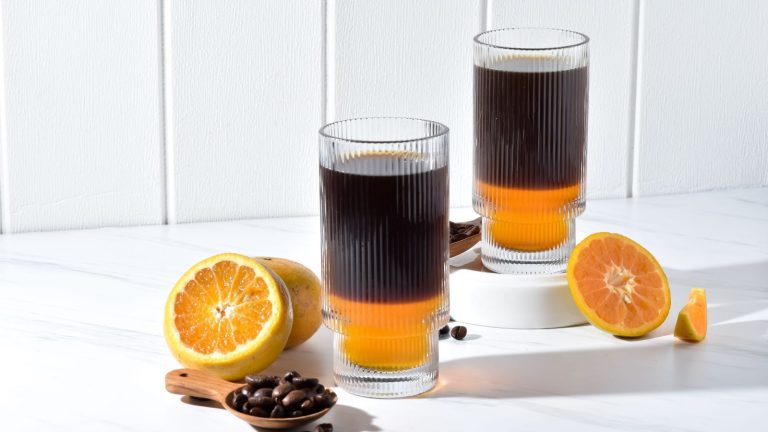 Voici pourquoi les gens mettent du jus d’orange dans le café