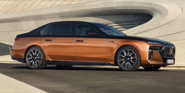 Voir les photos de la BMW i7 M70 2024