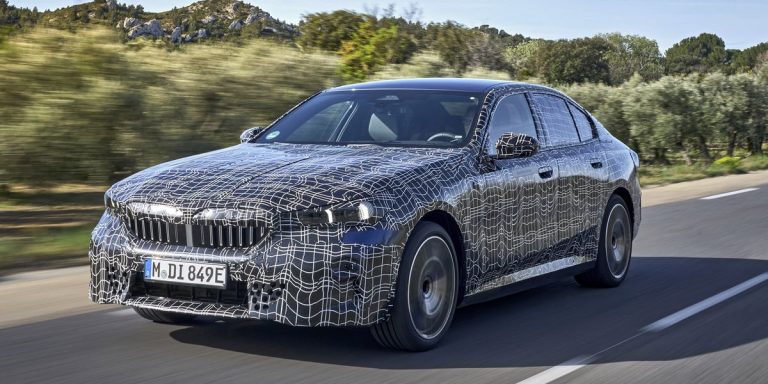 Voir les photos du prototype BMW i5 2024