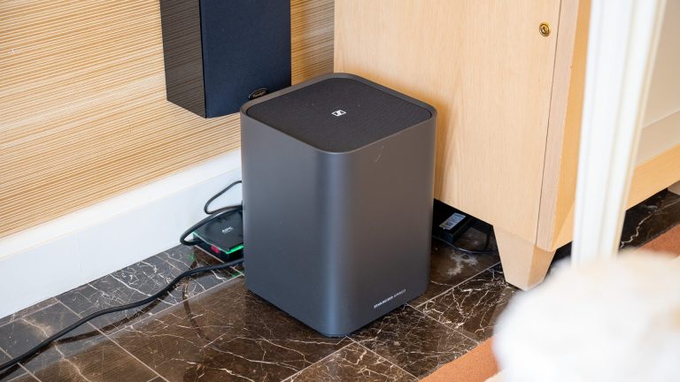 Votre barre de son est incomplète sans subwoofer – Review Geek