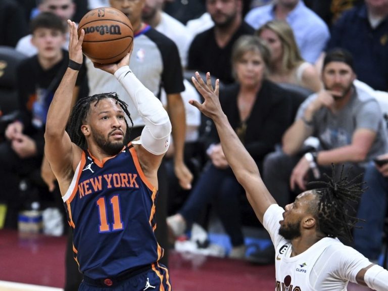 les Knicks bordent les Cavs ;  Celtics et 76ers roulent pour ouvrir les éliminatoires de la NBA