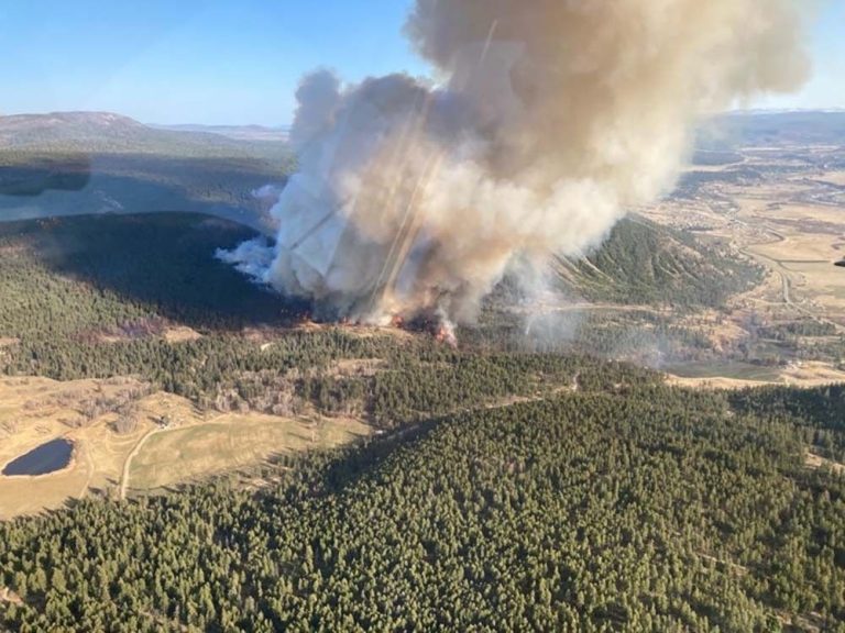 Feux de forêt en Colombie-Britannique: des incendies incontrôlables mettent les communautés du centre de la Colombie-Britannique en alerte d’évacuation