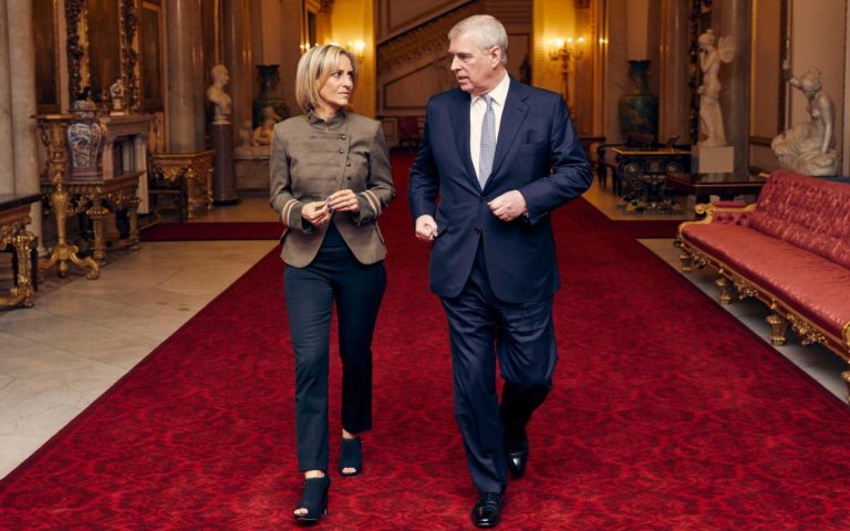 Emily Maitlis craint que son interview avec le prince Andrew « n’ait blessé ses filles »