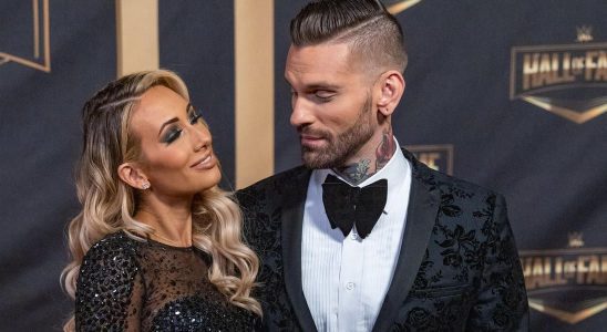 Carmella et Corey Graves de la WWE annoncent leur grossesse