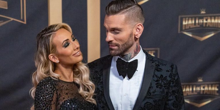 Carmella et Corey Graves de la WWE annoncent leur grossesse

