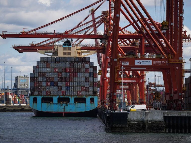 Le trafic du port de Vancouver chute en 2022, alors que le ralentissement des importations laisse présager un ralentissement économique à venir