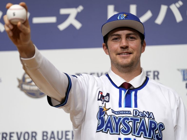 Non signé dans les ligues majeures, Trevor Bauer est bien accueilli au Japon