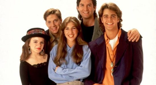 Blossom: Mayim Bialik dit que le pilote de la série Reunion est terminé et que le casting est à bord