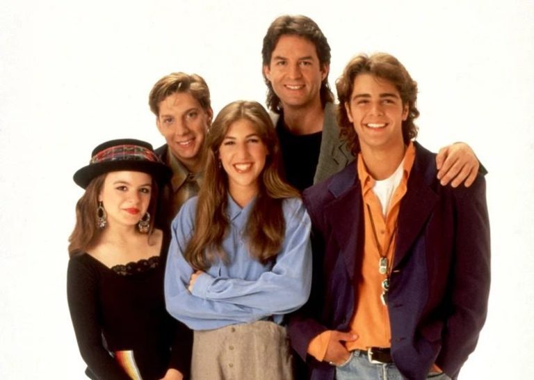 Blossom: Mayim Bialik dit que le pilote de la série Reunion est terminé et que le casting est à bord
