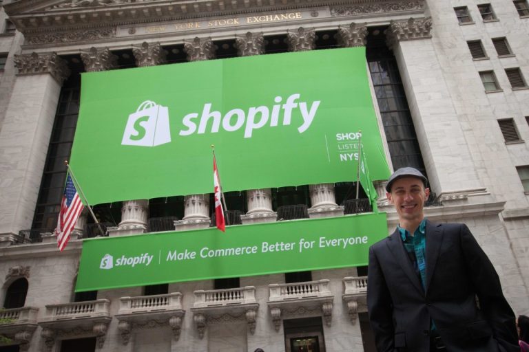 Shopify va réduire ses effectifs de 20 % et vend ses activités de logistique à Flexport pour 13 % de fonds propres