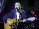 Gordon Lightfoot se produit au Massey Hall de Toronto le mercredi 23 novembre 2016. 