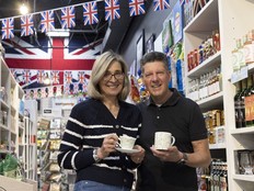 Les magasins britanniques au Canada constatent une demande pour les produits King Charles, malgré le drame royal