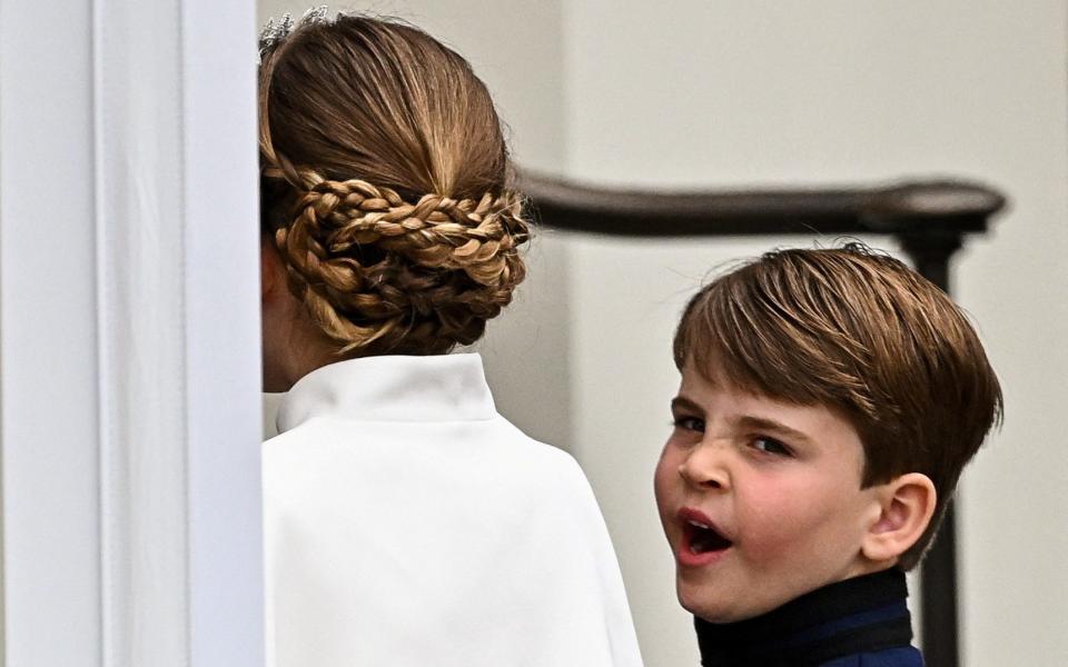 Le prince Louis bâille en arrivant à l'abbaye de Westminster - DYLAN MARTINEZ