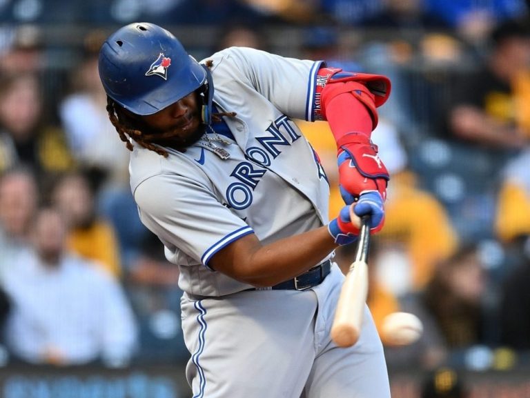 Vlad Guerrero Jr. a mal au poignet gauche, hors de la formation des Blue Jays