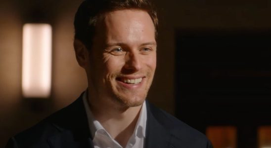 Sam Heughan d'Outlander n'a pas dit à la co-vedette de Love Again comment le spectacle se termine