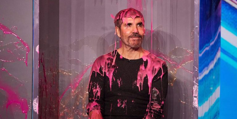 Britain's Got Talent a plongé dans le chaos alors que le candidat de M. Blobby trempe Simon Cowell dans le gunge nostalgique des années 90

