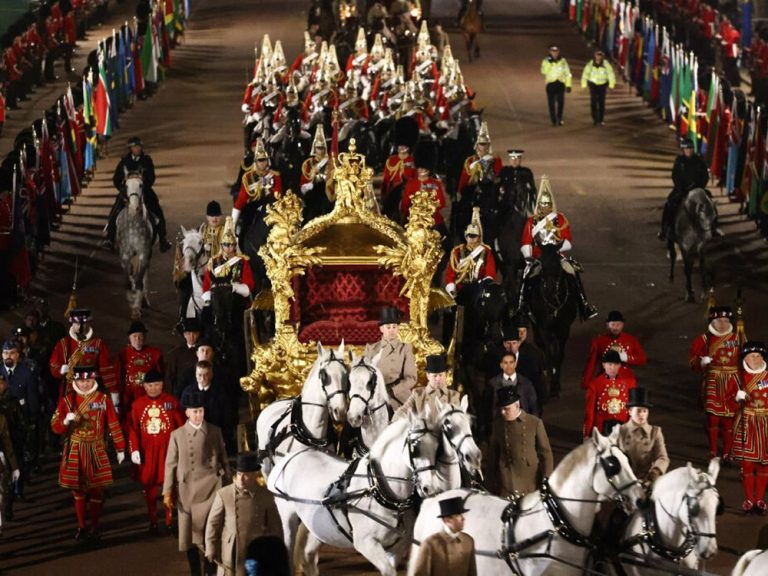 Aperçu du couronnement : la GRC participe à une répétition générale avant le couronnement du roi Charles