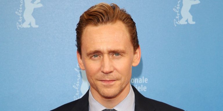 La star de Loki, Tom Hiddleston, décroche le prochain rôle principal au cinéma

