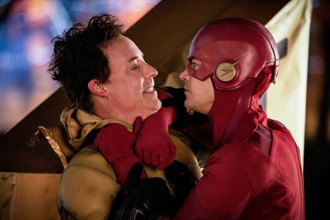 la finale de la saison 5 flash, tom cavanagh comme eobard thawne, accorder gustin comme flash