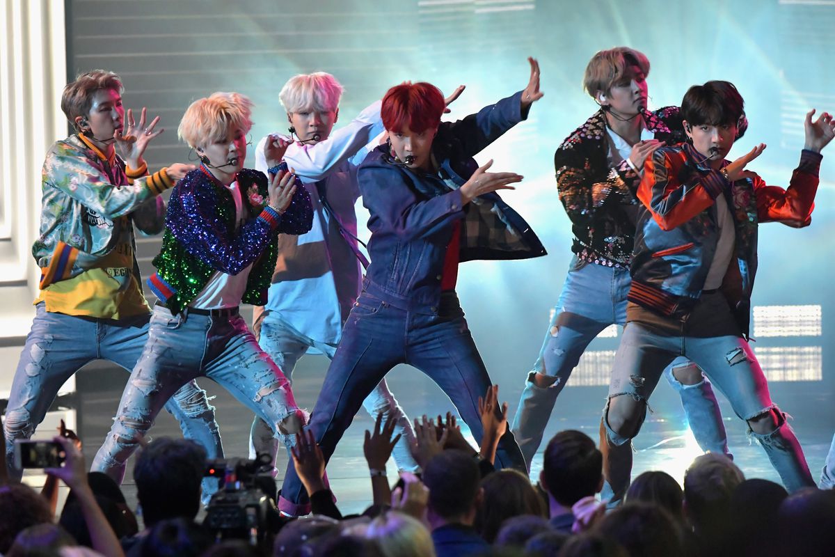 BTS se produit aux American Music Awards 2017