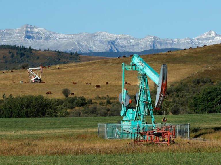 Un coup dur pour l’Alberta dans un monde net zéro si le Canada élimine progressivement le pétrole et le gaz d’ici 2050, selon une étude