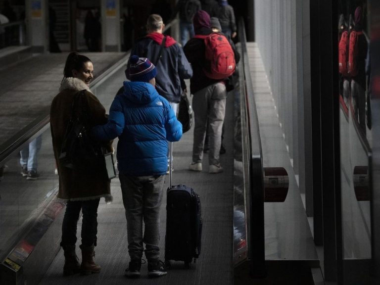 La satisfaction des clients à l’égard d’Air Canada, WestJet tombe sous la moyenne : Sondage