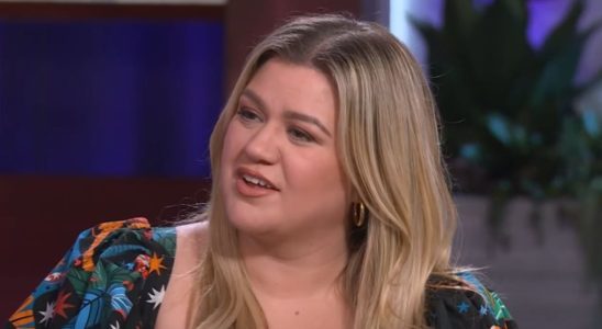 Kelly Clarkson hosting talk show