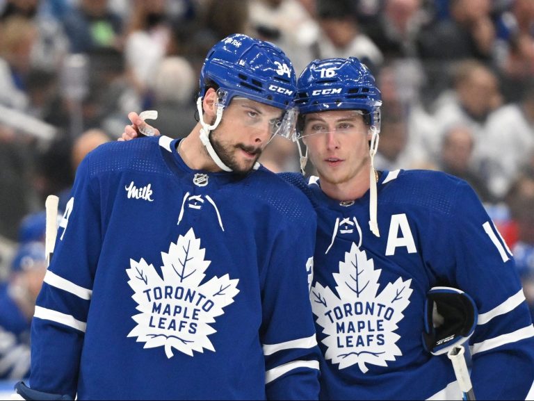 SIMMONS : Les Maple Leafs de Sad-sack ont ​​de grandes décisions à prendre, à commencer par la direction