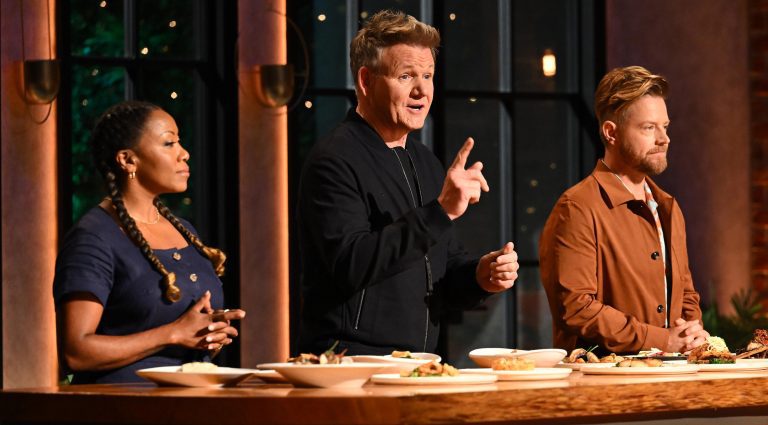  Chef de niveau supérieur : saisons trois et quatre ;  FOX renouvelle la série de concours de cuisine pour deux ans supplémentaires
