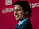 Le Premier ministre canadien Justin Trudeau et le président allemand Frank-Walter Steinmeir (hors cadre) assistent à une réunion avec des étudiants de l'Université d'Ottawa, Canada, le 24 avril 2023. (Photo par ANDREJ IVANOV / AFP)