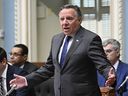 Le premier ministre du Québec, François Legault, répond à l'opposition lors de la période des questions, le mercredi 26 avril 2023, à l'Assemblée législative de Québec.