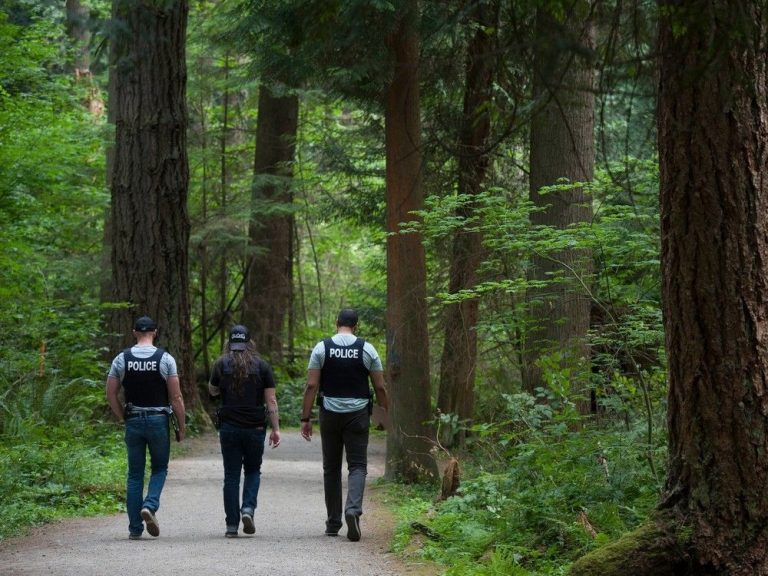 L’autopsie a montré qu’un adolescent de 13 ans de Burnaby avait été étranglé, un pathologiste raconte un procès pour meurtre