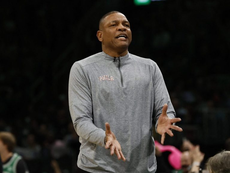 Les 76ers de Philadelphie congédient l’entraîneur-chef Doc Rivers après un nouvel échec en séries éliminatoires