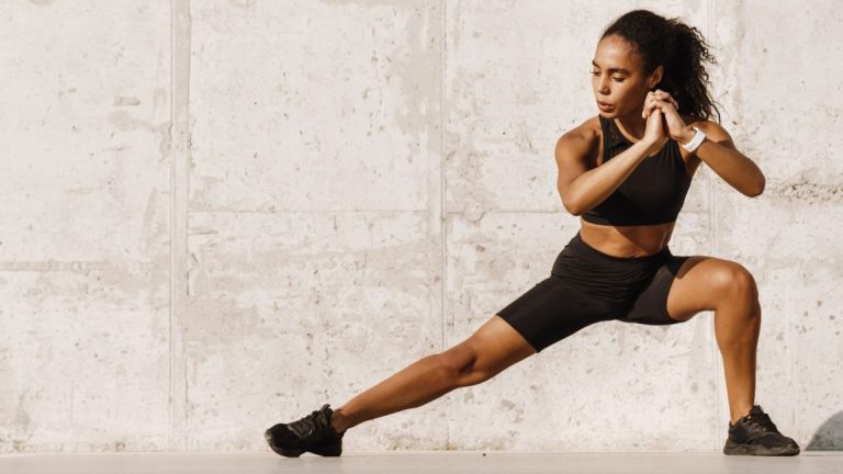 Cet entraînement de callisthénie en 6 mouvements développe les muscles fonctionnels et l’endurance en 12 minutes