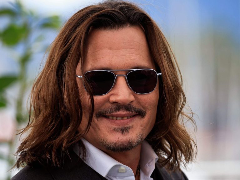 Les fans de Johnny Depp prêts à vomir après que la fausse photo de dents « pourries » soit devenue virale