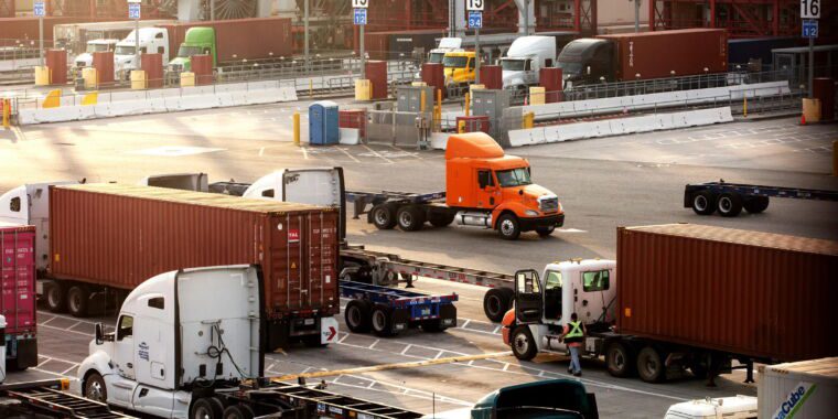 Les camionneurs sont pris en première ligne de la poussée des véhicules électriques en Californie