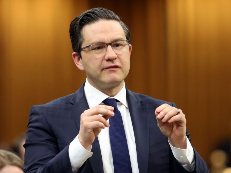 Poilievre dénonce les «soi-disant experts» faisant pression pour un approvisionnement en médicaments financé par le gouvernement pour arrêter la crise des opioïdes