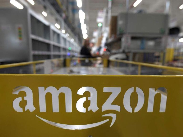 Les commentaires antisyndicaux du PDG d’Amazon ont enfreint la loi, selon la commission du travail