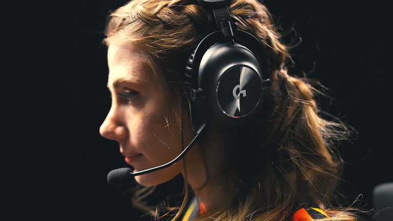 Logitech dévoile un nouveau casque esport pro avant Counter-Strike 2
