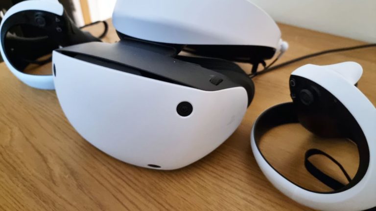 Sony affirme que le PSVR 2 se vend bien, en fait